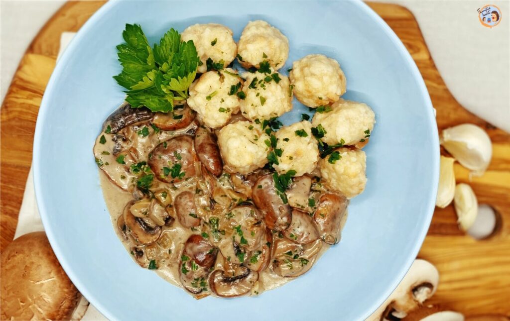 I Migliori Gnocchi Con Funghi E Salsa Alla Panna Vegetariana Ricetta