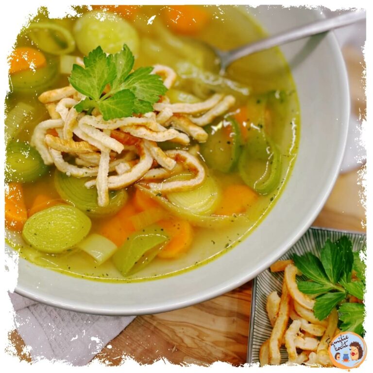 Schwäbische Flädlesuppe vegetarisch ♥ mit Gemüse Rezept