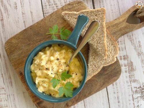 Cremiger Eiersalat mit Joghurt &amp; Remoulade | Familie kocht